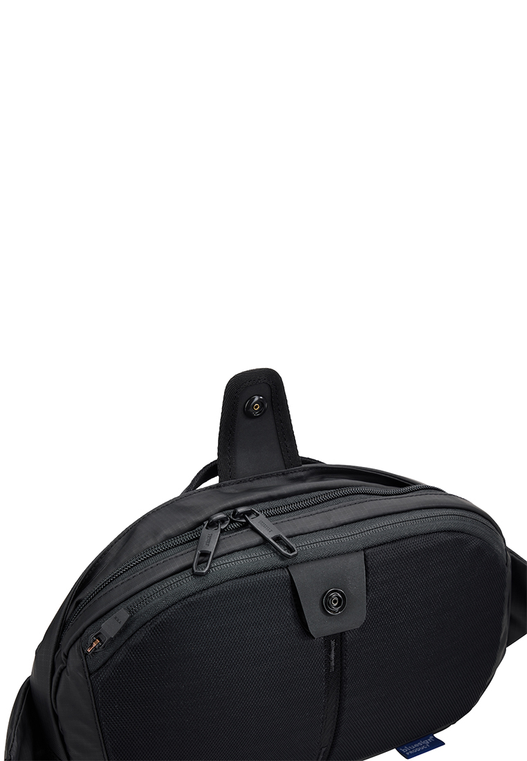 Thule Tact Crossbody Waistpack 5L - Black - Image 5