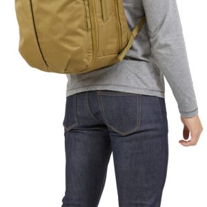 Thule Aion Travel Backpack 40L - Image 8